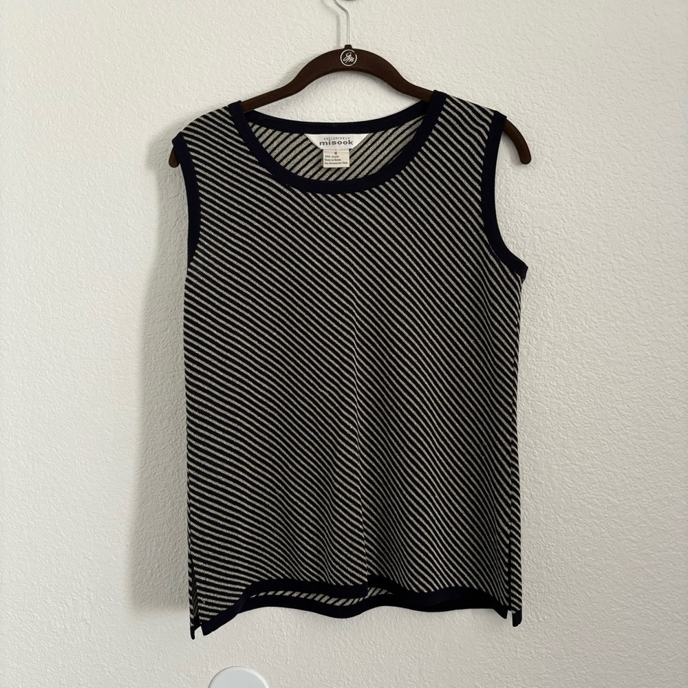 Exclusively Misook Women's Size Small Black/Gold Acrylic Sleeveless Top
